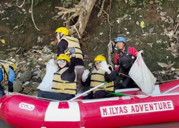 Aksi Nyata Tirta Pakuan dan Bapperida Susur Sungai Cisadane Demi Amankan Kualitas Air Baku