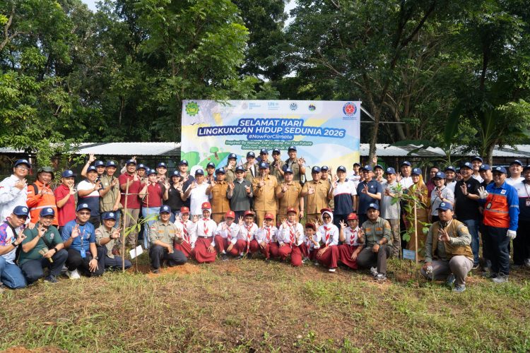Aksi Nyata Hari Lingkungan Hidup, Indocement Hijaukan Citeureup Lewat Penanaman Pohon Endemi