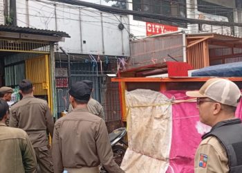Trotoar Jalan Dewi Sartika Jadi Sasaran, Satpol PP Kota Bogor Amankan 15 Gerobak PKL