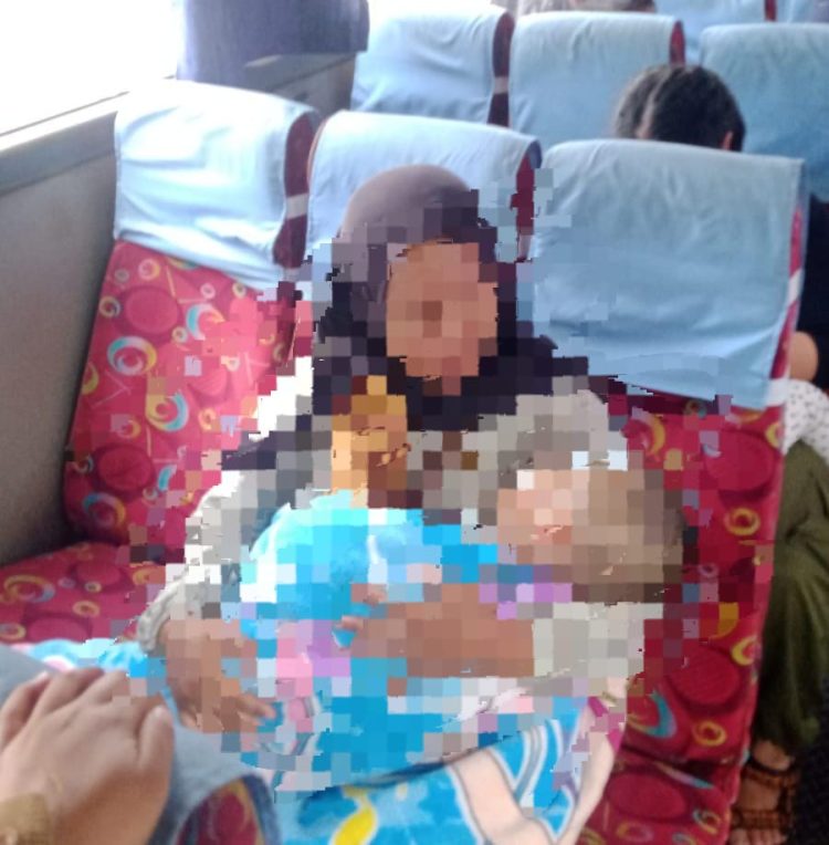 Kisah Pilu Ibu Tunggal asal Cisarua Bogor, Naik Bus Bawa Anak Sakit Kronis ke Jakarta