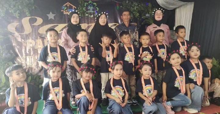 Pelepasan siswa dan pentas seni PAUD Sekarsari, Kecamatan Cijeruk, Kabupaten Bogor. Foto: Ist