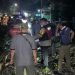 Pohon Tumbang Sempat Tutup Jalan Caringin–Maseng, Pol PP dan Warga Gerak Cepat Evakuasi