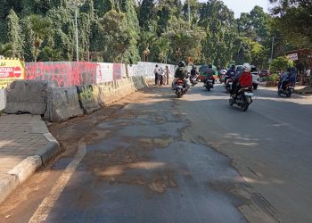 Soroti Ceceran Tanah di Trase Batutulis, Wali Kota Bogor Tegur Keras Kontraktor Soal K3