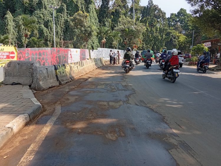 Soroti Ceceran Tanah di Trase Batutulis, Wali Kota Bogor Tegur Keras Kontraktor Soal K3