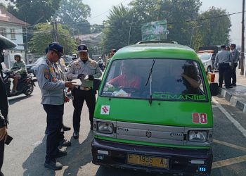 Membandel Tetap Mengaspal, Tiga Angkot Tua di Kota Bogor Langsung Dikandangkan Petugas