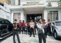 Soroti Penanganan Hukum Dua Tahun Tanpa Kepastian, Massa Aksi Datangi Klinik Dokter Reyendra