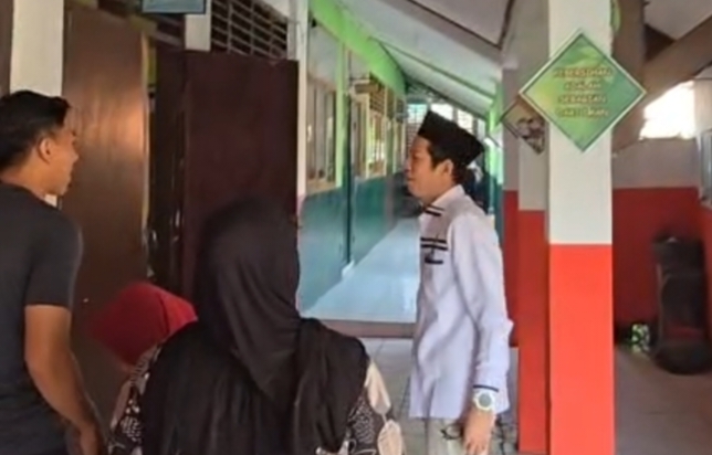Temukan Sekolah Rusak Parah di Sukaraja, AY Sogir Desak Pemkab Bogor Segera Turun Tangan