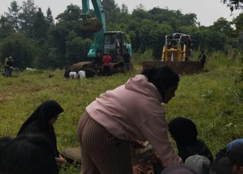 Bentrokan Lahan di Sukajaya Bogor: 16 Warga Luka, Alat Berat Diduga Terobos Kebun Petani