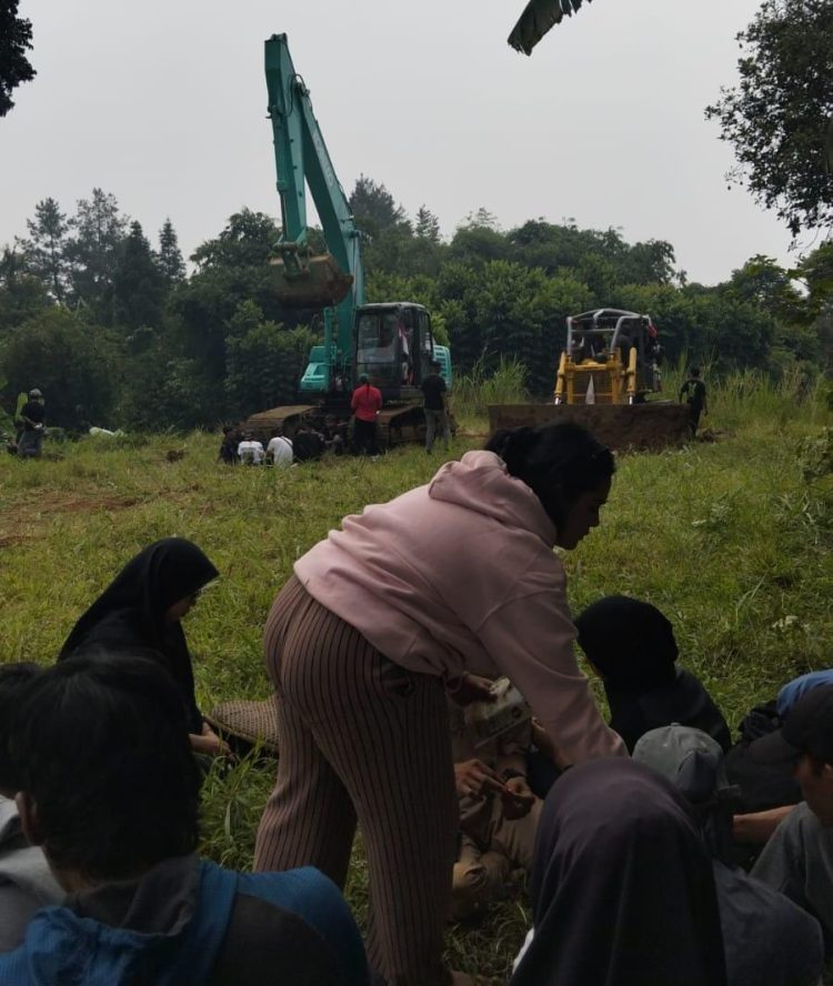 Bentrokan Lahan di Sukajaya Bogor: 16 Warga Luka, Alat Berat Diduga Terobos Kebun Petani