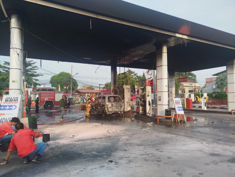 Mobil Terbakar di SPBU Cilendek, Percikan Muncul Saat Pengisian BBM