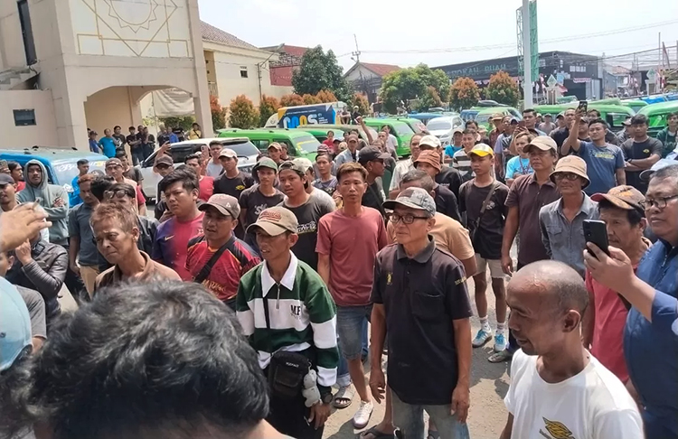 penghapusan angkutan kota