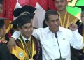 Mentan Amran Beri Modal Traktor kepada Wisudawan Yatim Piatu, Lulusan Terbaik Polbangtan Bogor Minta Kandang Ternak