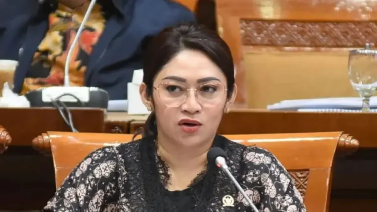Eva Stevany Rataba