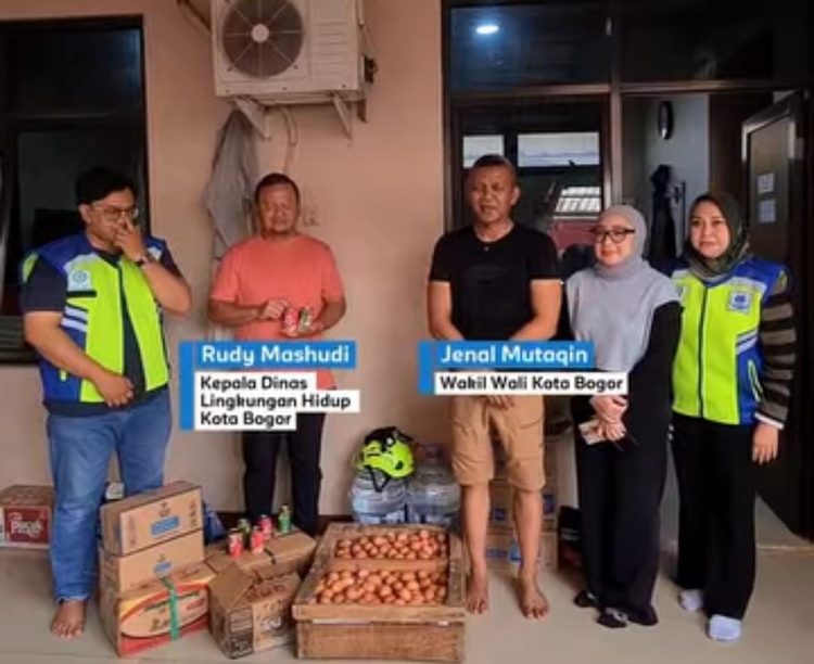 Dukung Pemadaman TPAS Galuga, Perumda Tirta Pakuan Siagakan Armada Air Tangki dan Logistik