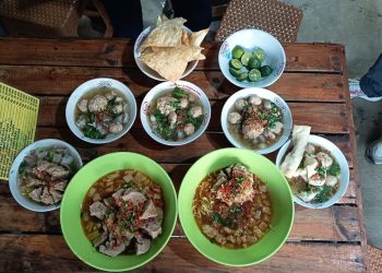 Viral di Tanah Sareal, Bakso Gunung Kidul Taichan Bu Iwan Teplan Diserbu Pembeli