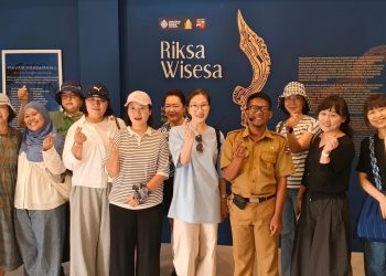 Annyeonghaseyo! Turis Korea Selatan Kagumi Koleksi Kujang Museum Pajajaran