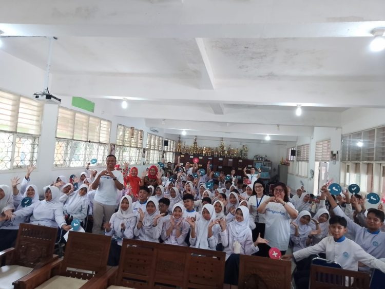 Permata Bank Edukasi Siswa SMPN 11 Bogor soal Literasi Keuangan Digital