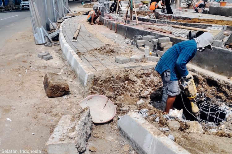 Diduga Abaikan Pengawasan Drainase, Proyek Trase Batutulis Picu Banjir dan Kerusakan Permukiman