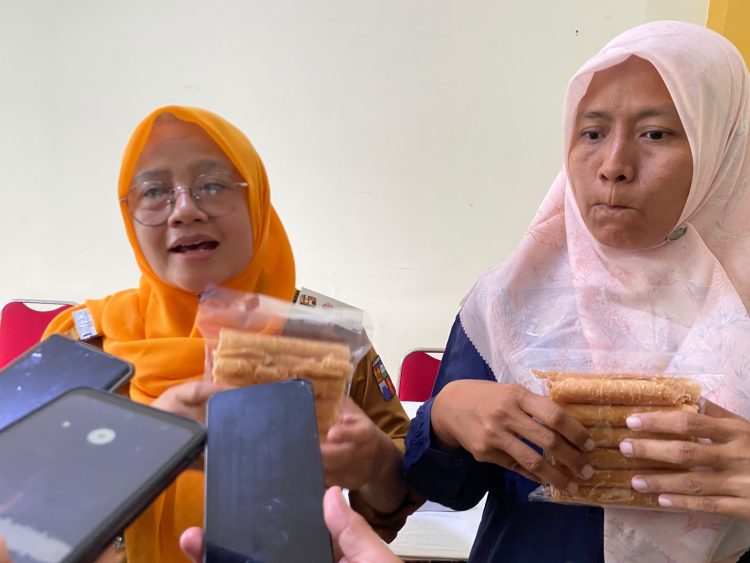 Kelurahan Tajur Banggakan Kue Semprong Buatan Bu Premi hingga Kecap Bemo